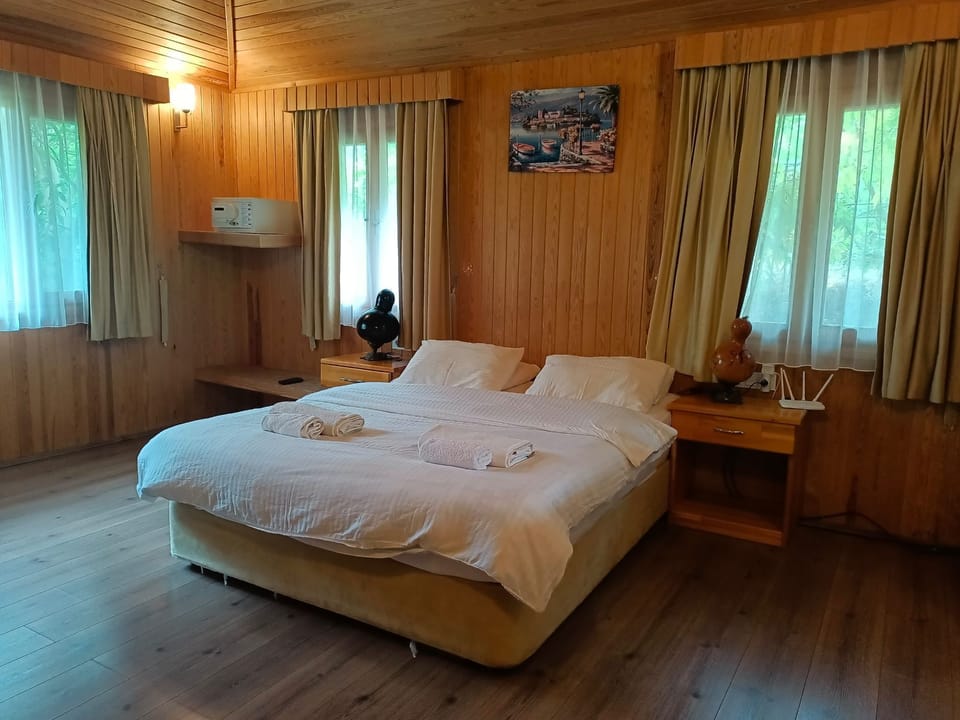 CANARIO FAMILY BUNGALOW HOUSE | Egyptian cotton sheets, premium bedding, minibar, desk