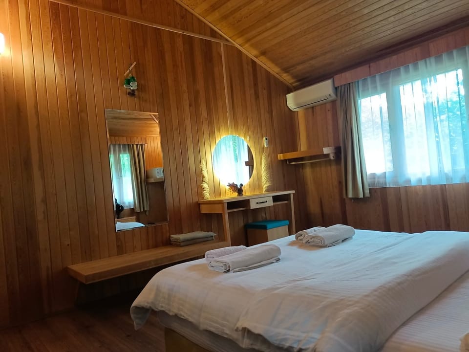 CANARIO FAMILY BUNGALOW HOUSE | Egyptian cotton sheets, premium bedding, minibar, desk