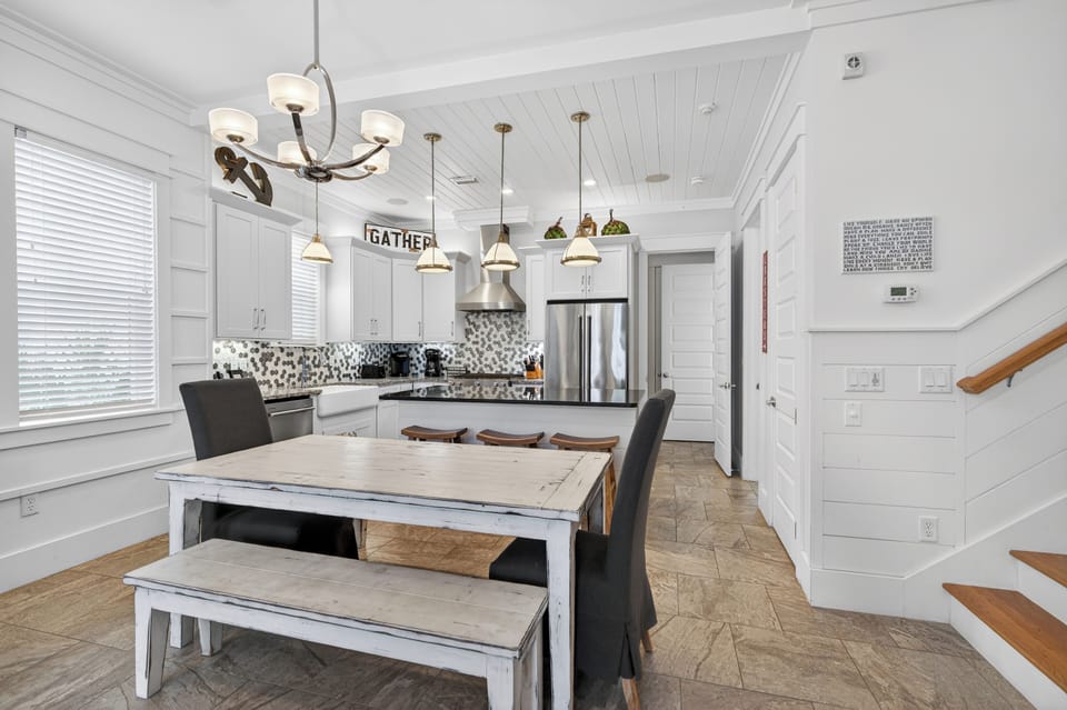 Aqua Paradise - Rosemary Beach - Dining Room & Kitchen