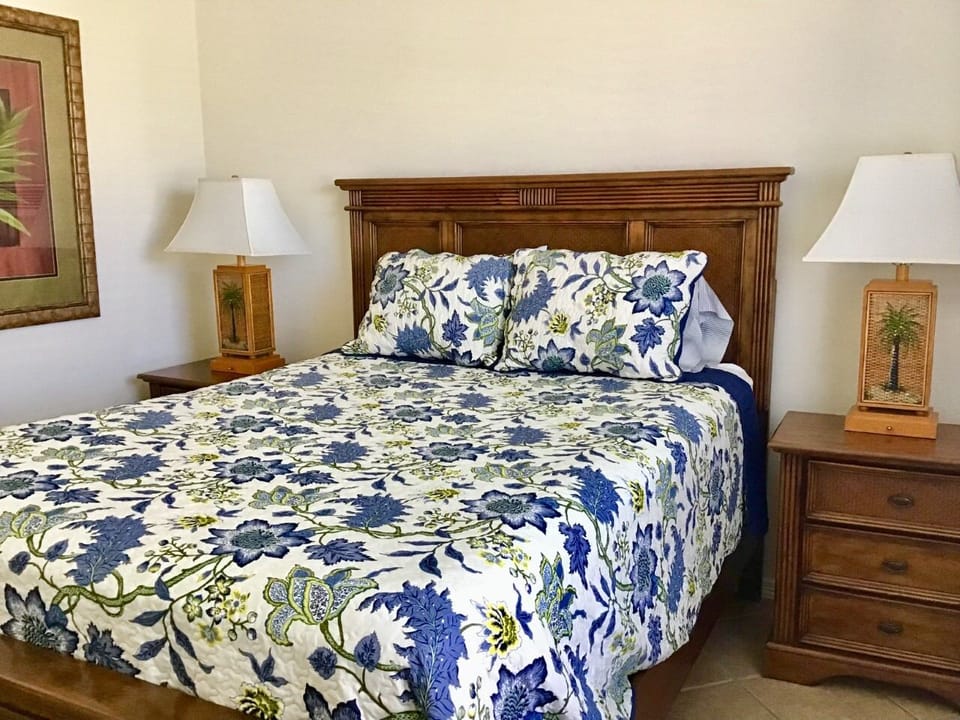 Guest Bedroom- Queen Bed