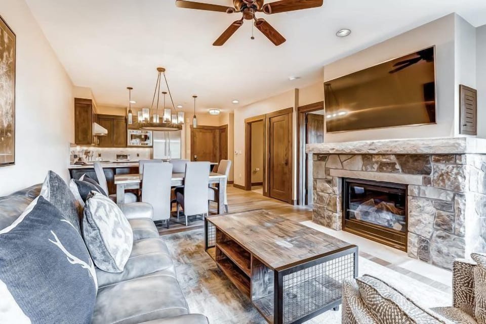House (Breck_Water_House_6309) | Living room