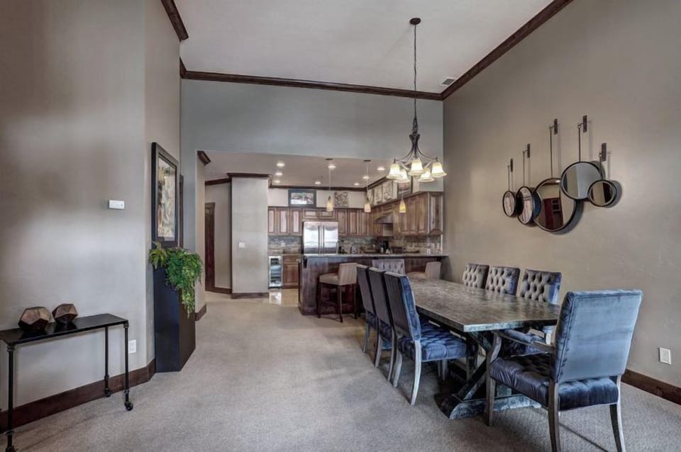 Condo (Breck_Crystal_Peak_4) | In-room dining