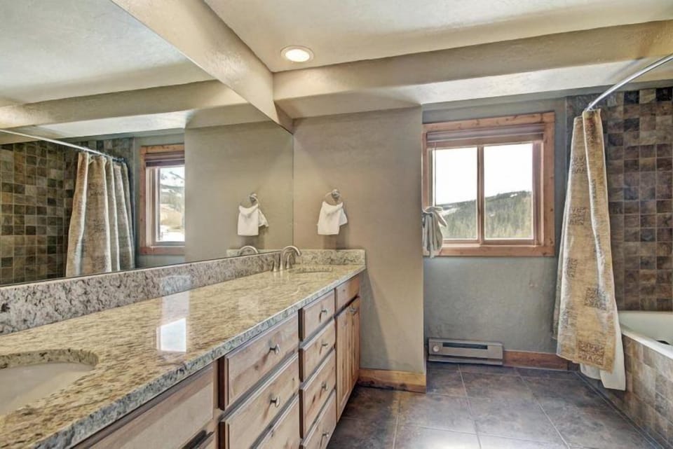 Condo (Breck_Village_3) | Bathroom