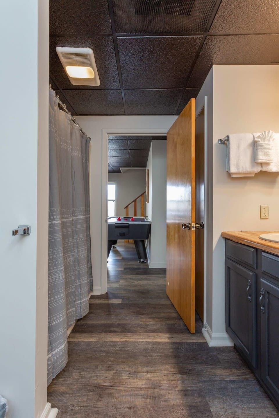 Bathroom 1 With Tub/Shower Combo!