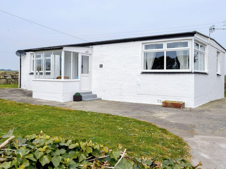 Ideally located detached cottage | Cotters Cottage - Mid Bishopton Farm Cottages, Whithorn
