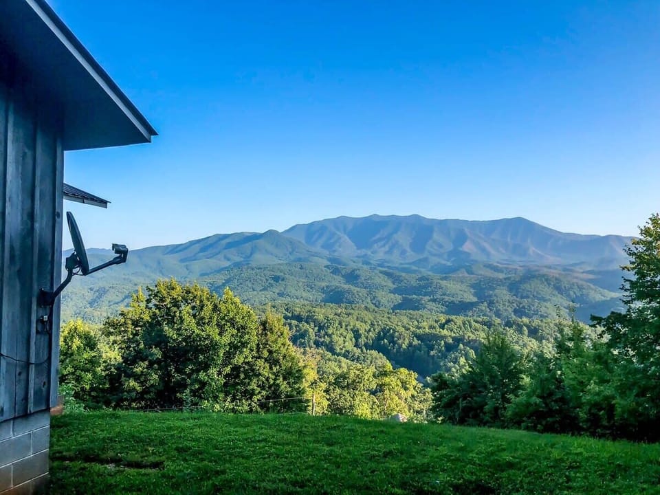 Exterior Cabin With Views!