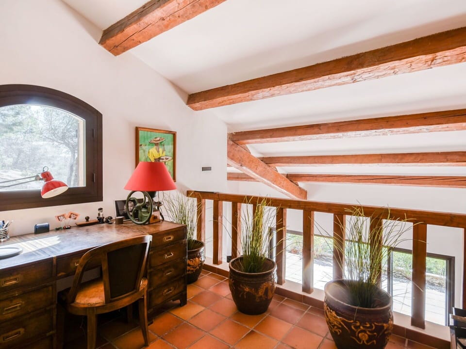 Room, Property, Building, House, Furniture, Interior Design, Real Estate, Ceiling, Floor, Home
