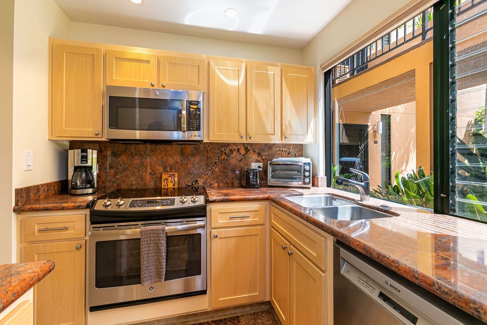 Fully Equipped Kitchen with Stainless Steel Appliances