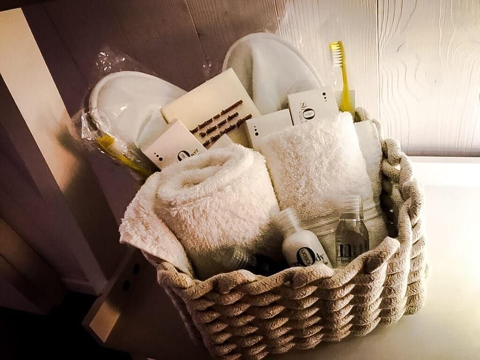 Bathroom amenities