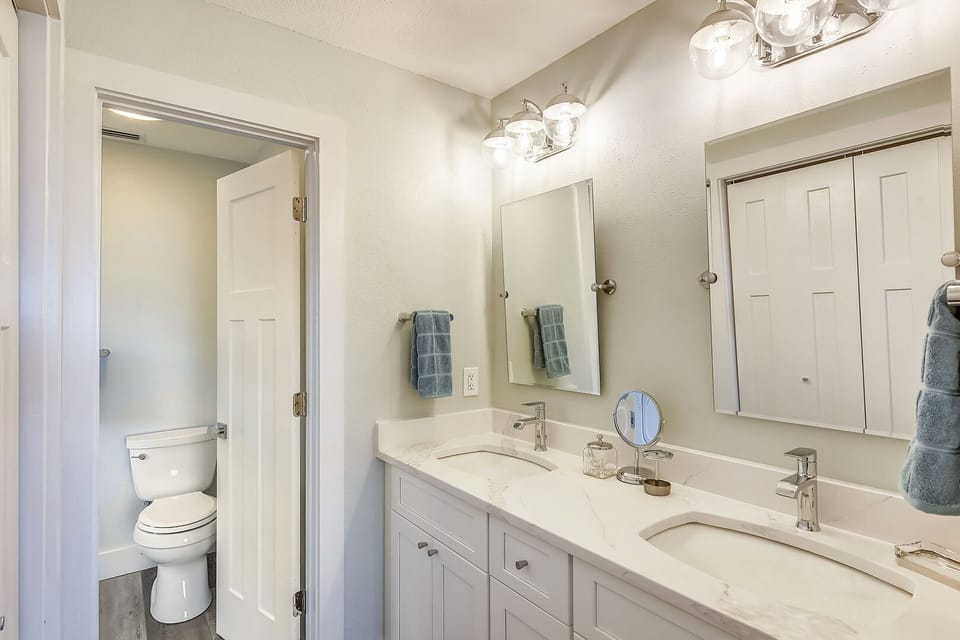 Primary ensuite bathroom