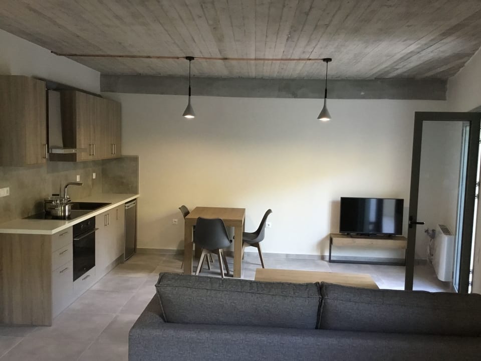House, 1 Bedroom | Living area | Smart TV