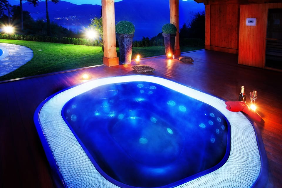 Relax in the jacuzzi here at "Tremezzo Residence"