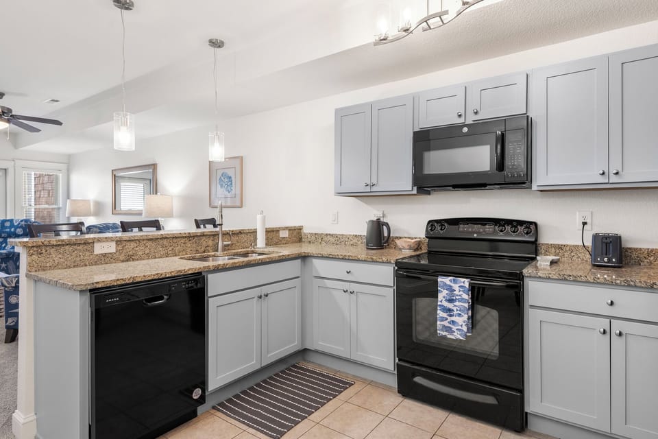 SL102: Sunset Sound | Kitchen