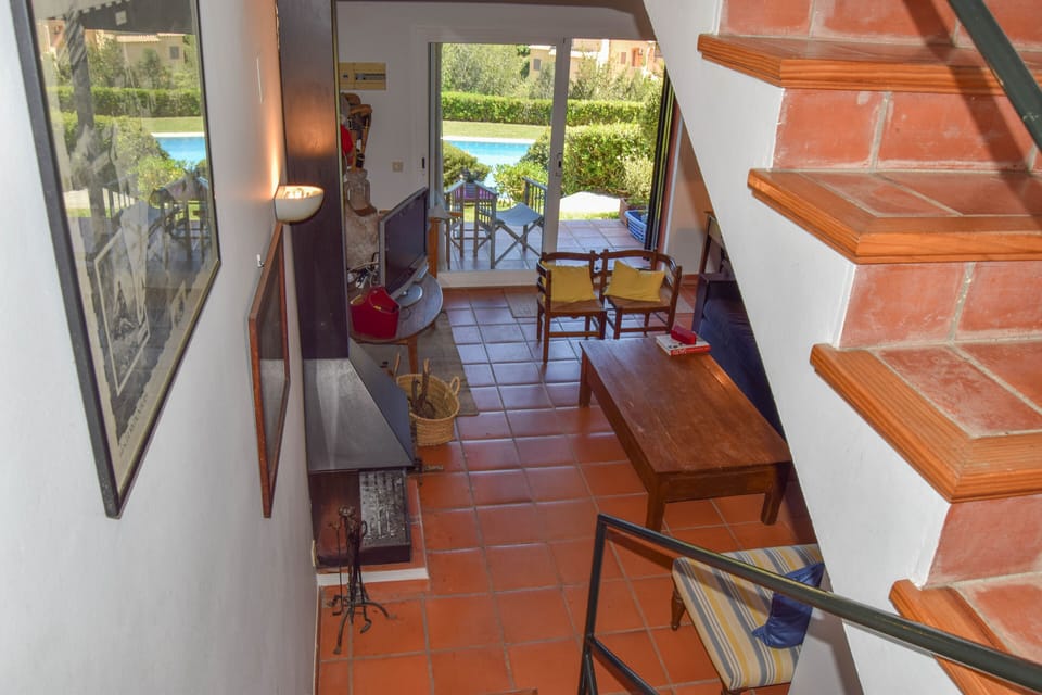 Two bedroom terraced house with sea view. With community garden and pool. BEGUR