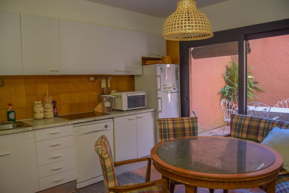 Kitchen with terrace