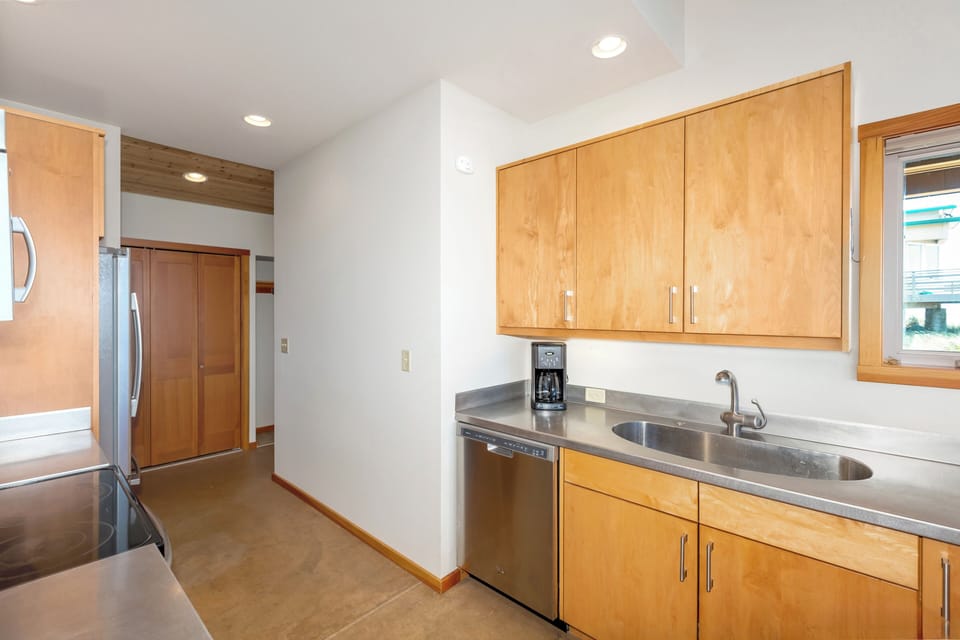 More kitchen photos