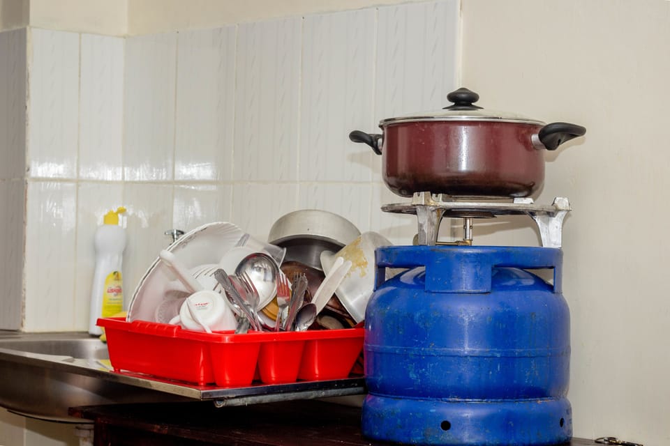 Economy Apartment | Private kitchen | Fridge, microwave, electric kettle, cookware/dishes/utensils
