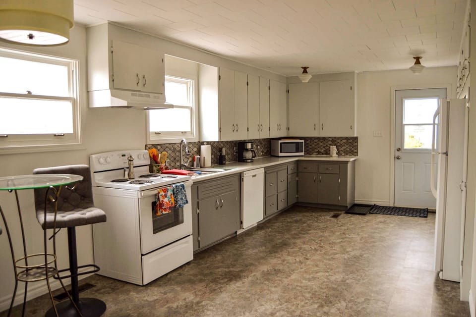 The kitchen has all the basic necessities you will need. 