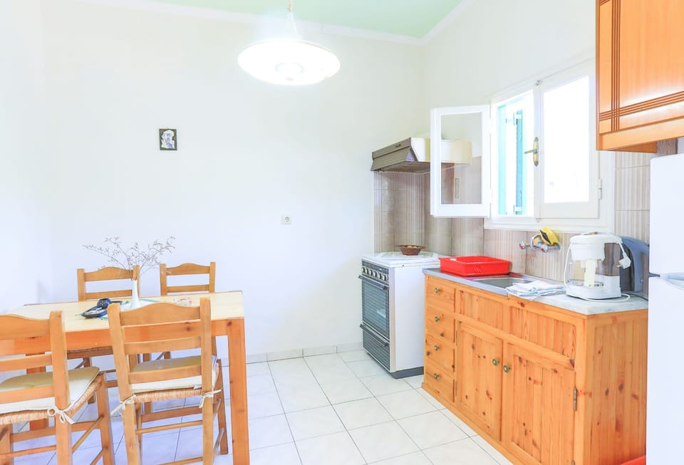 Fully furnished kitchen