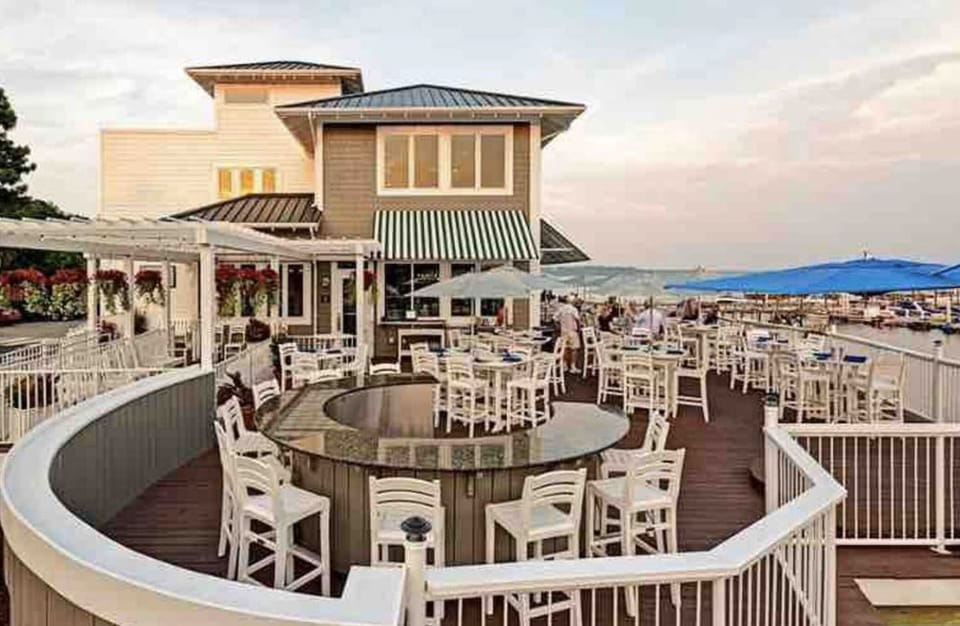 Enjoy dining at the Marina bar and grill 