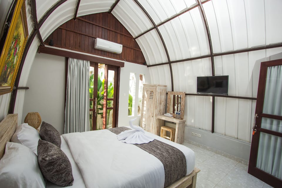 Individually furnished, desk, free WiFi, bed sheets
