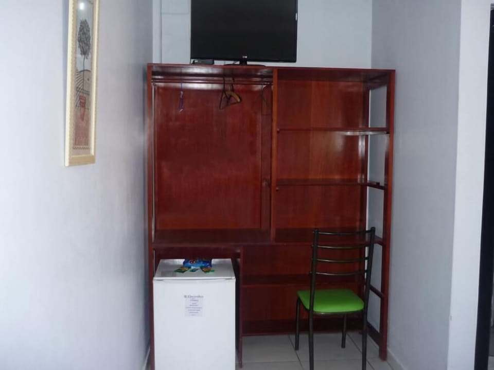 Single Room | 1 bedroom, minibar, desk, WiFi (free)