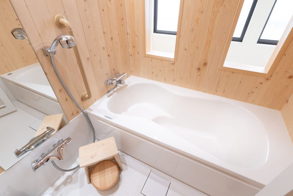 Japanese Style Room, Second Floor, HAJIME, OKITA, NAGAKURA | Bathroom | Separate tub and shower, free toiletries, hair dryer, slippers