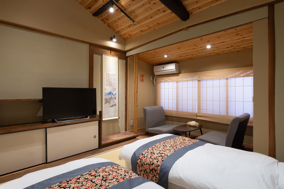 Japanese Style Room, HIJIKATA | Desk, free WiFi, bed sheets