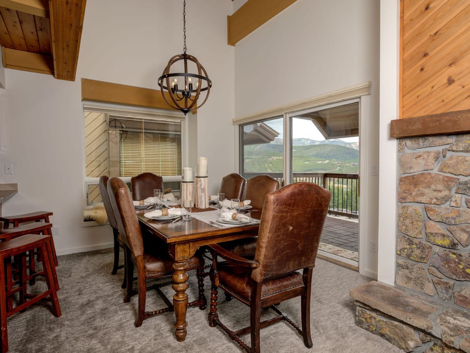 Beaverhead 1404, Dining, 3