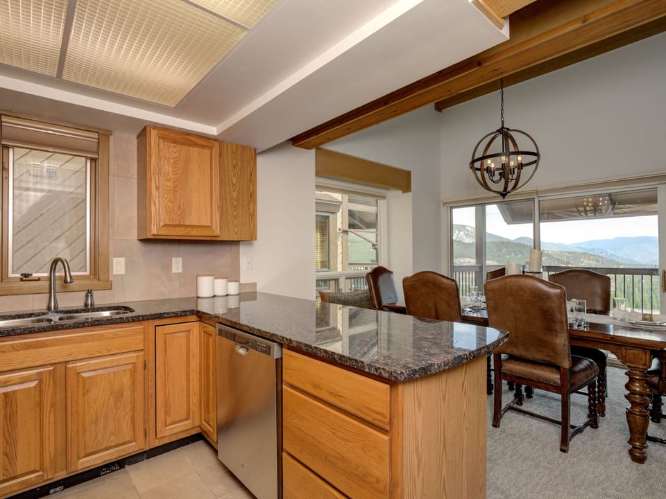 Beaverhead 1404, Kitchen, 2