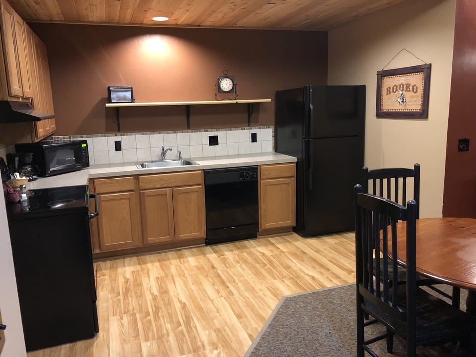 Full kitchen. Full size appliances. 