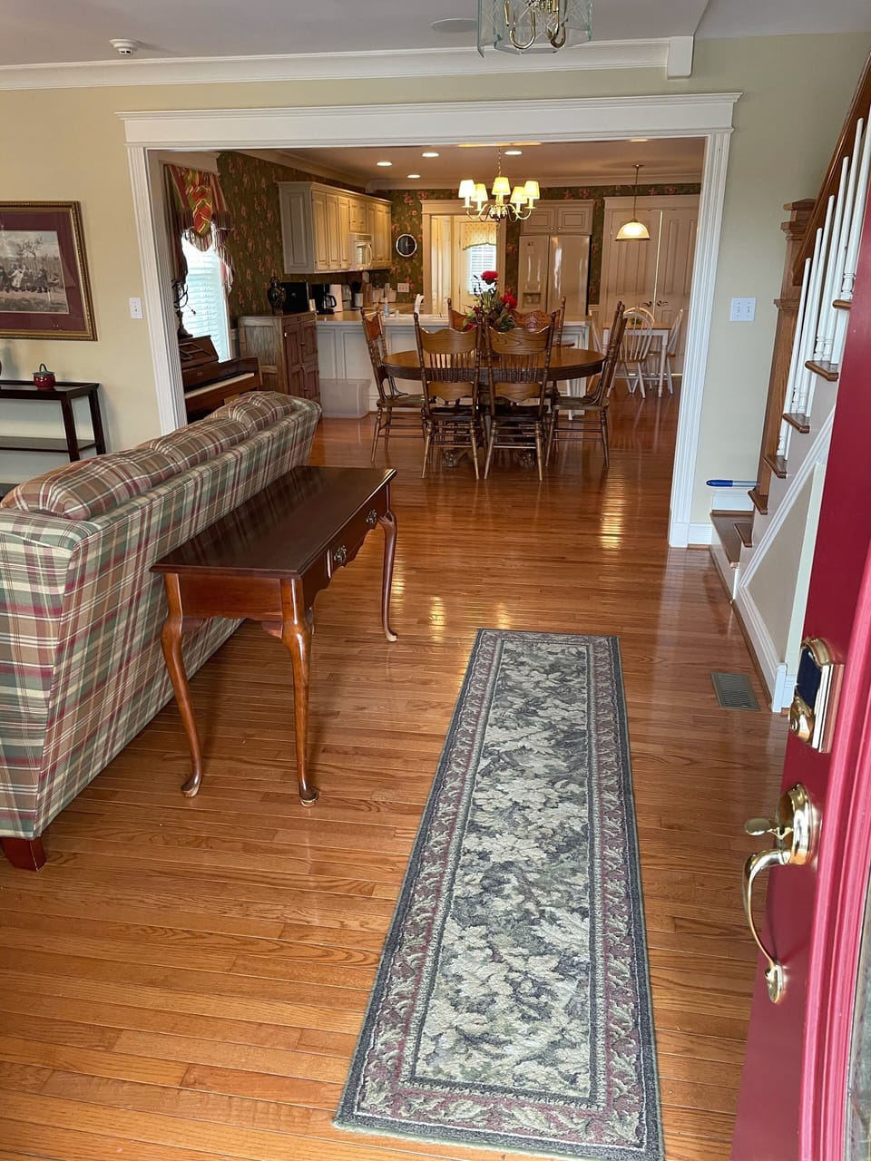 Open concept floor plan. 900 square ft wide open 