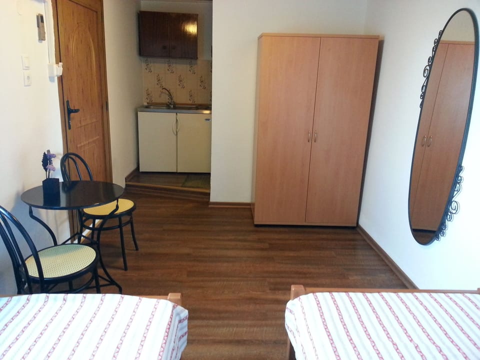 There is a new kitchenette as of 2026