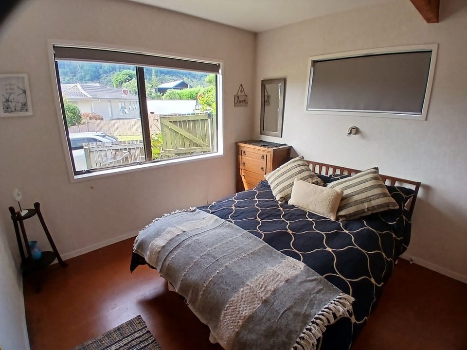 Queen room