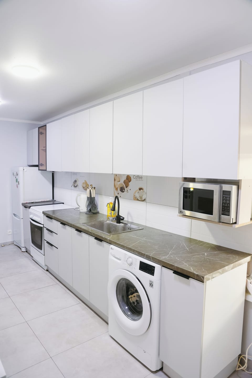 House, 2 Bedrooms | Private kitchen | Mini-fridge, microwave, stovetop, griddle
