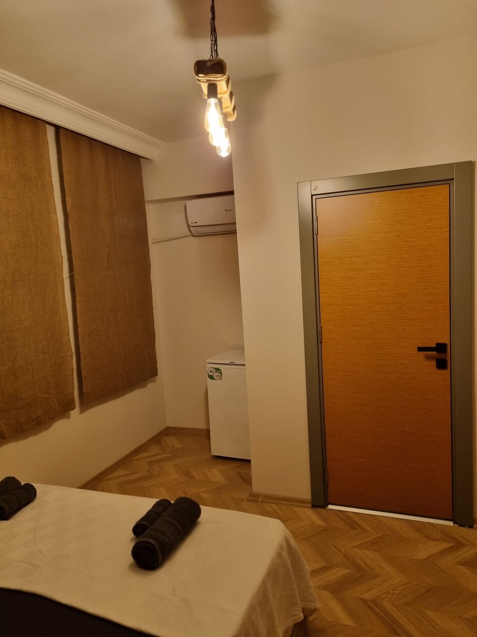 Standard Double Room, 1 Queen Bed, City View | Free WiFi, bed sheets