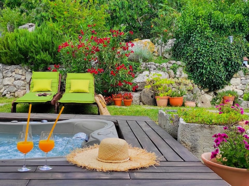 Outdoor spa tub
