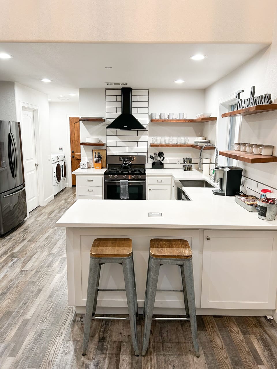 Full kitchen