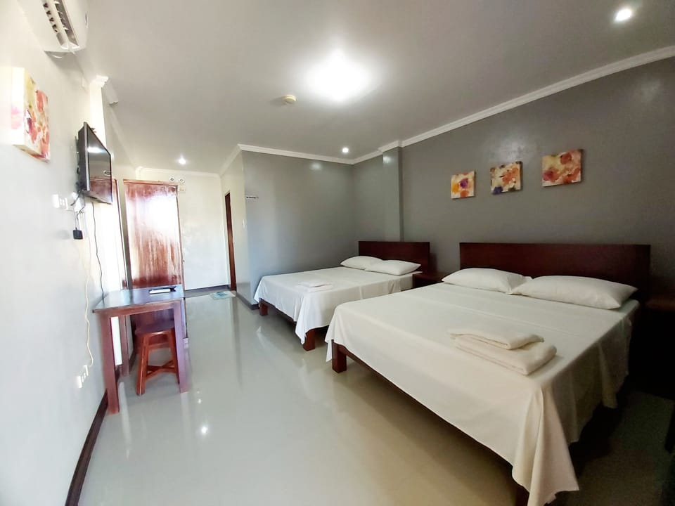 Family Room | Desk, laptop workspace, iron/ironing board (on request), WiFi (free)