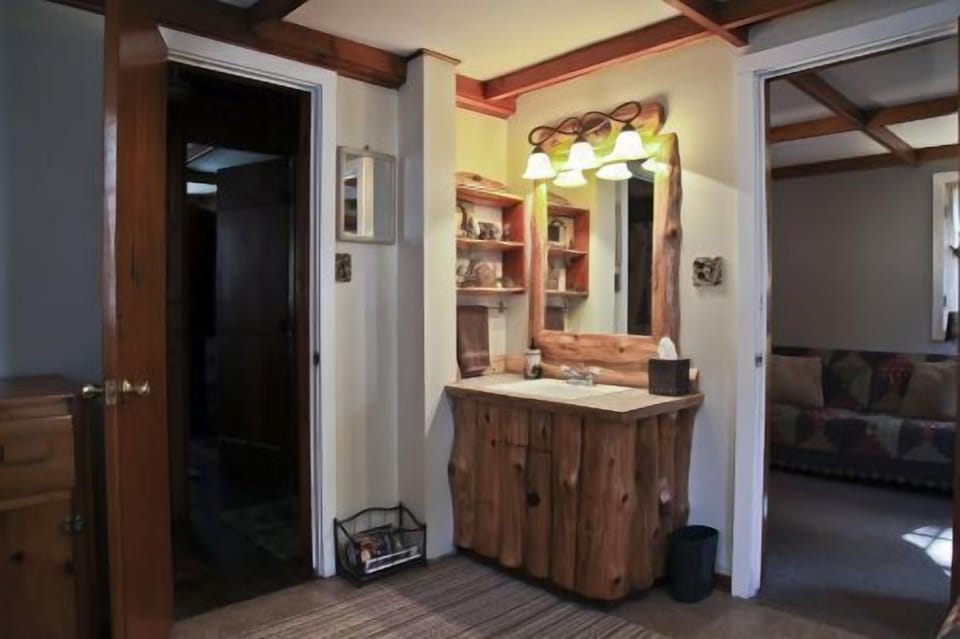 Cabin, 2 Bedrooms | Interior