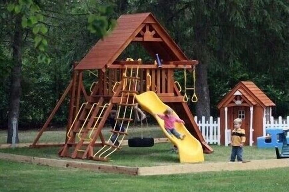 Cabin, 2 Bedrooms | Children's area
