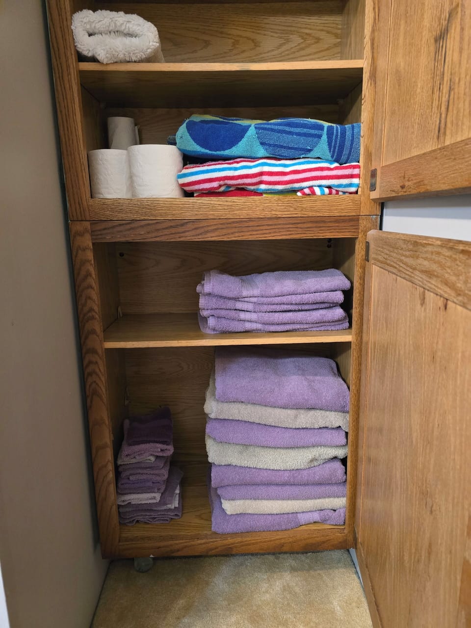 Plenty of linens and toilet paper