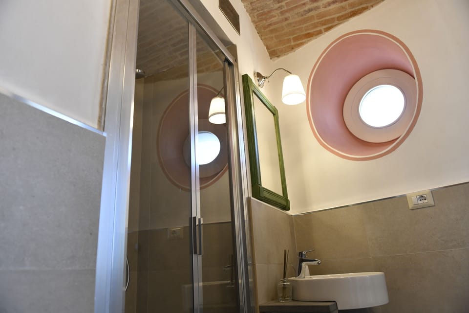Comfort Double or Twin Room, City View | Bathroom | Shower, rainfall showerhead, free toiletries, hair dryer