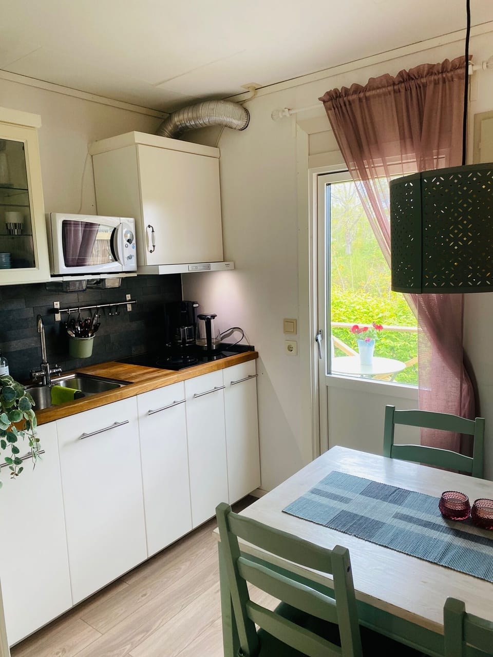 Comfort Apartment, Canal View | Private kitchen | Microwave, coffee/tea maker, electric kettle