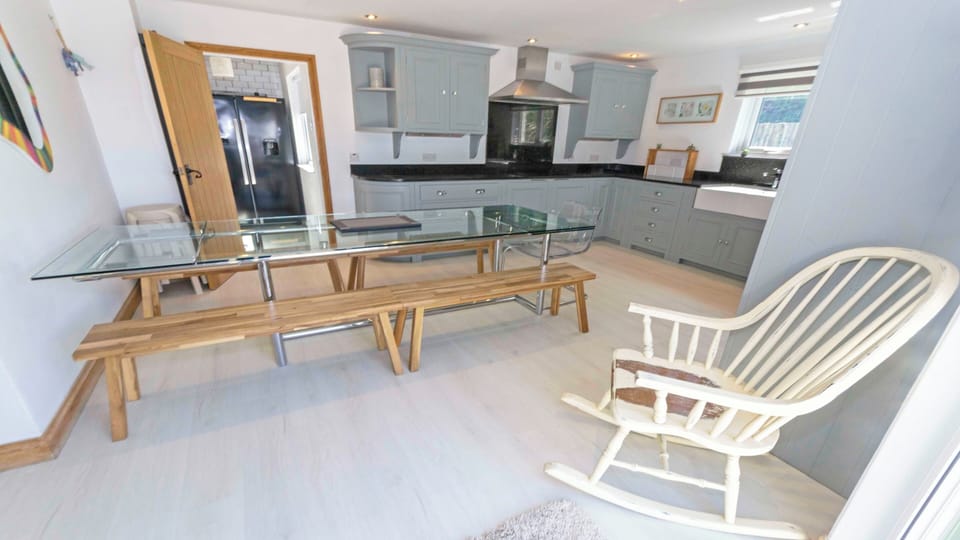 House (6 Bedrooms) | Interior
