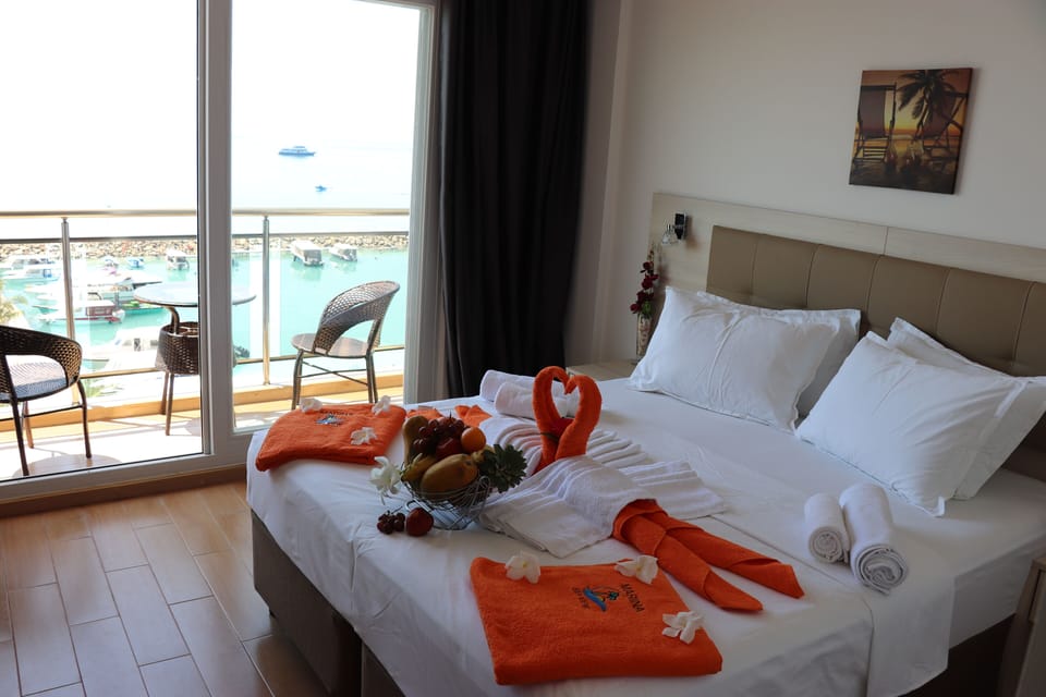 Family Room, Ocean View (Interconnecting Room) | Hypo-allergenic bedding, minibar, in-room safe, individually furnished