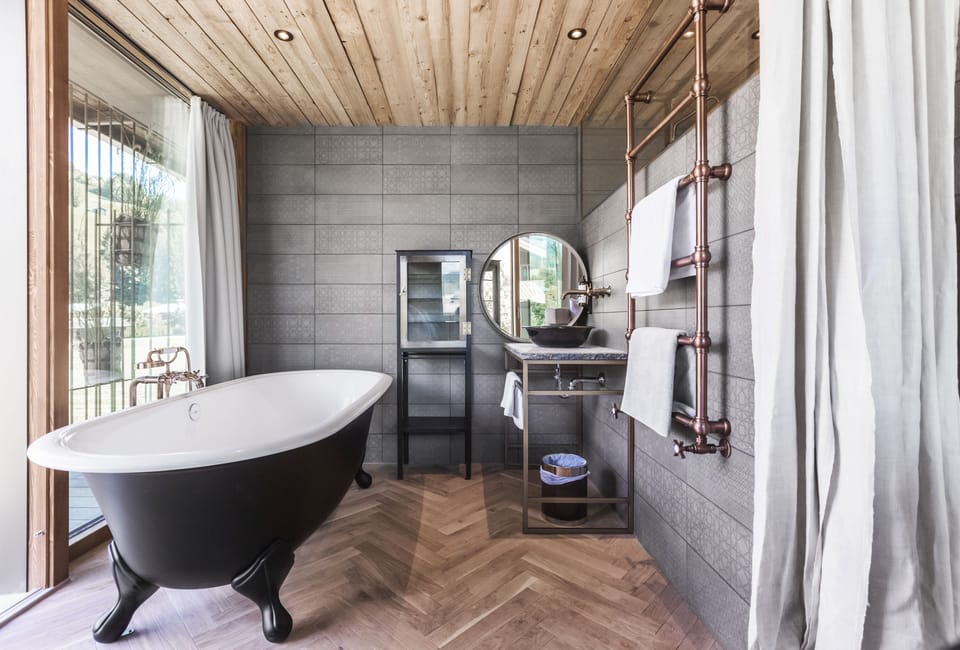 Deluxe Double Room, Terrace, Mountain View | Bathroom | Shower, free toiletries, hair dryer, towels