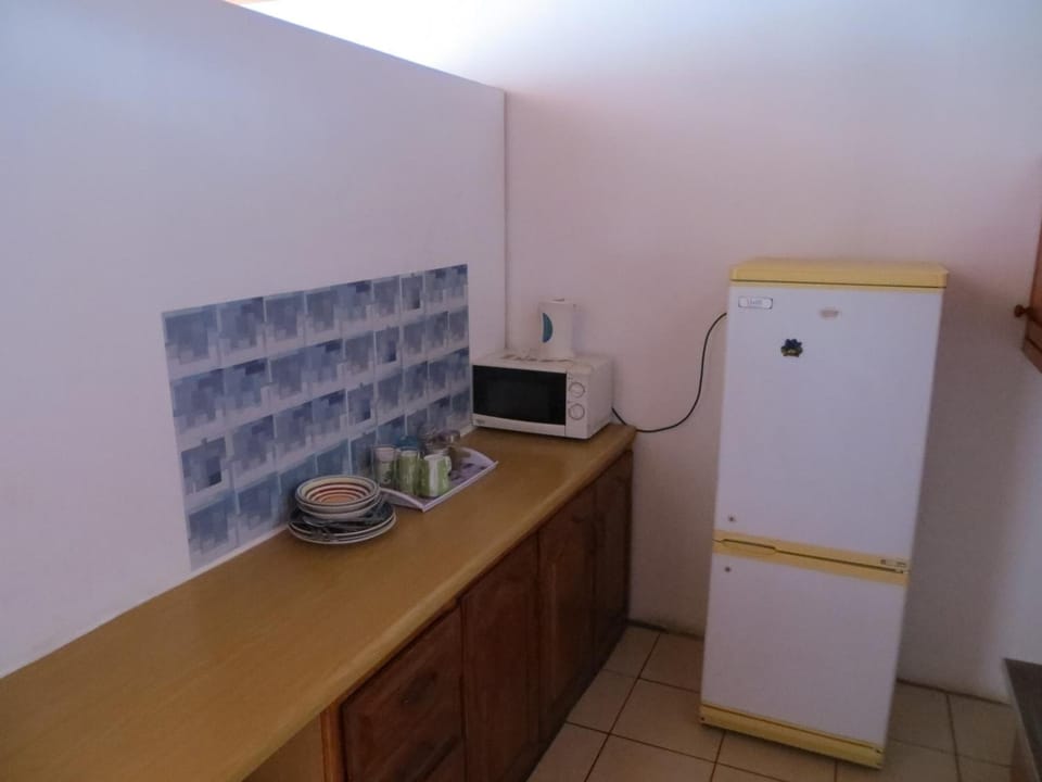 Coffee/tea maker, fridge, microwave, electric kettle