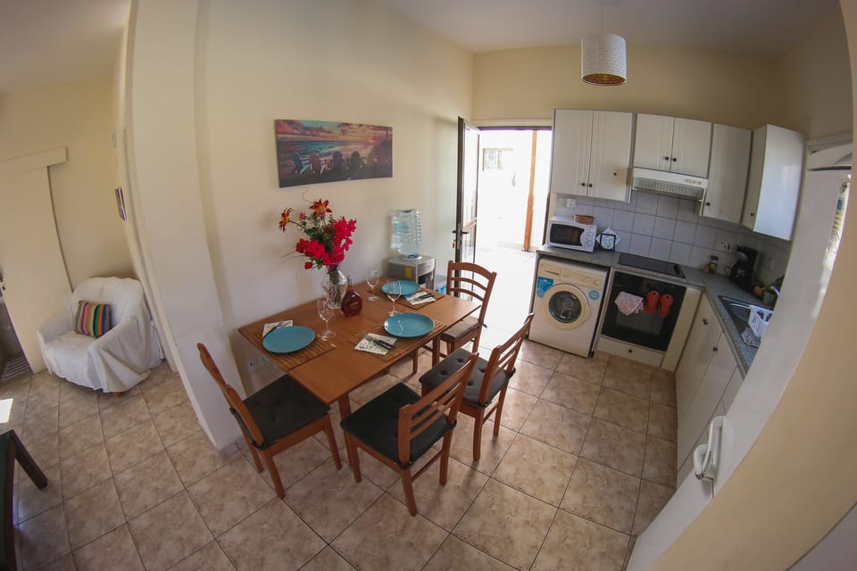Villa, 3 Bedrooms | Private kitchen | Full-size fridge, microwave, oven, stovetop