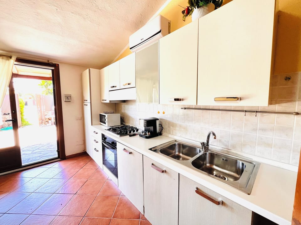 Apartment, 2 Bedrooms | Private kitchenette | Full-size fridge, microwave, oven, stovetop